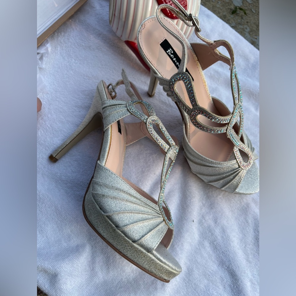 BEAUTIFUL HEELS ♥️